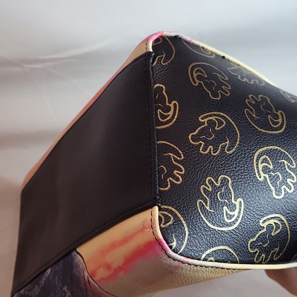 Lion King Loungefly Handbag like new only collected long strap still wrapped up - Picture 13 of 16